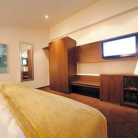 Stern 3*